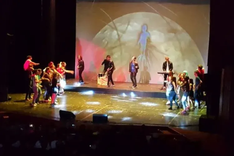 INTERVIU: Julieta Georoiu, regizorul musicalului ”Daca noi ne iubim”, pe muzica celor de la Holograf