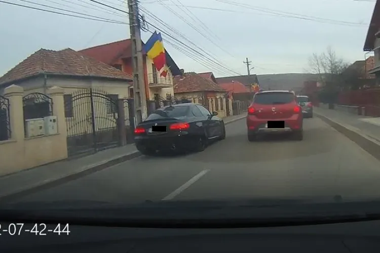 Florești: Are BMW și depășește în fiecare dimineață coloana - FOTO
