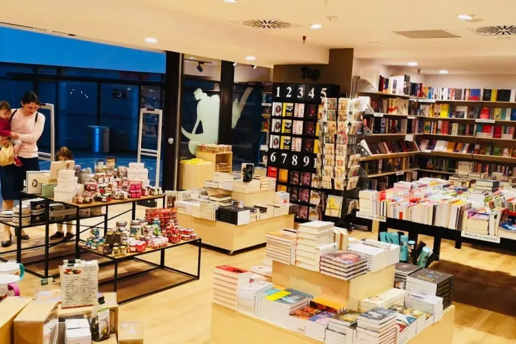 În Iulius Mall Cluj s-a deschis magazinul Diverta, cu un concept care include și o cafenea FOTO