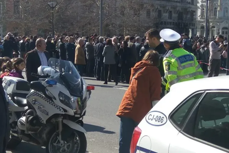 Gest impresionat al polițiștilor clujeni pentru o persoană cu handicap locomotor FOTO