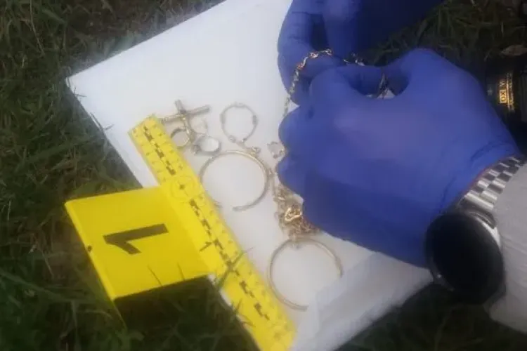 Spărgători prinși în flagrant la Cluj! Au dat o lovitură de peste 22.000 lei FOTO