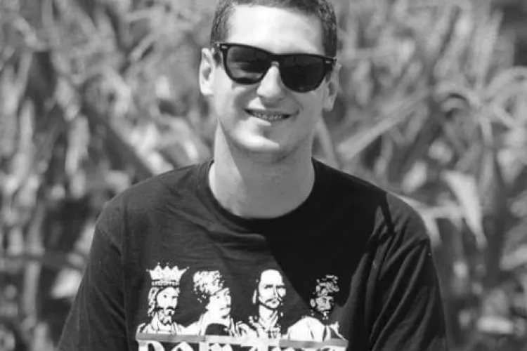 Radu Țenter, condus pe ultimul drum de suporterii ”U” VIDEO