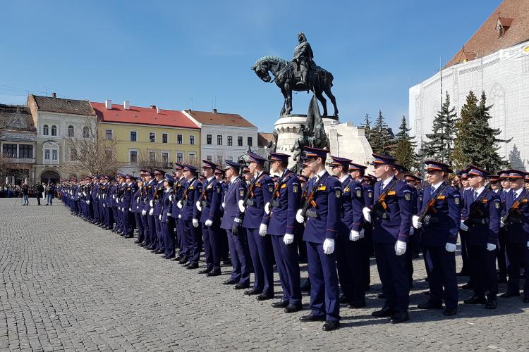 Ziua Poliției sărbătorită la Cluj cu depuneri de jurământ, ridicări în grad și premierea unor clujeni curajoși - VIDEO