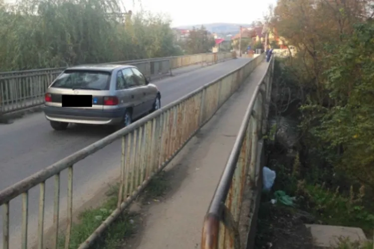 Se închide circulația pe podul Porțelanului. De cinci ani se tot promit reparațiile