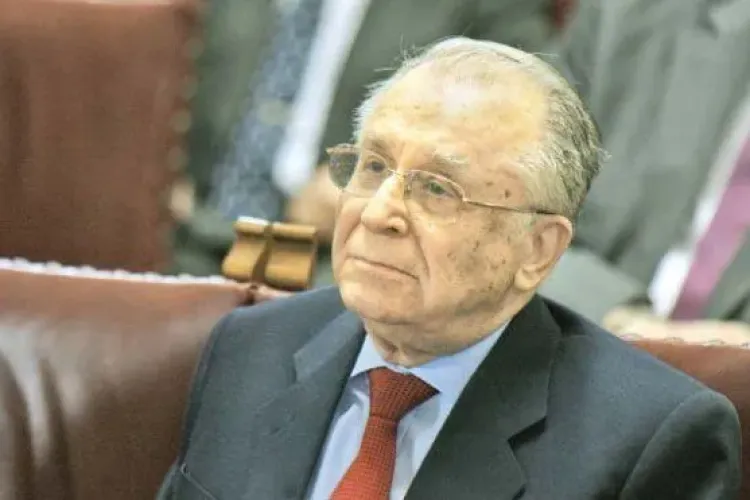 Ion Iliescu operat cu succes. Fostul președinte avea probleme cu inima