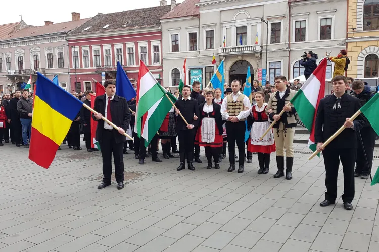 Maghiarii și-au sărbătorit ziua printr-un marș în centrul Clujului - VIDEO