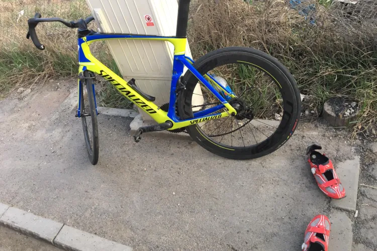 Biciclist lovit de un autoturism în Florești, zona Terra - FOTO