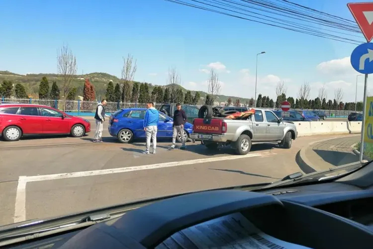 Accident la intrare în Florești! Un copil a făcut atac de panică - FOTO