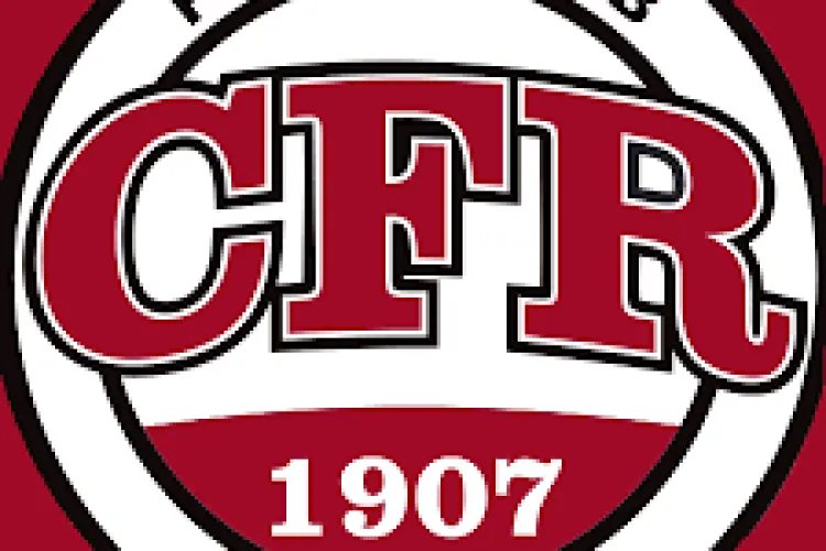 Fotografie document. Emil Boc aclamând CFR Cluj, lângă Paszkany - FOTO