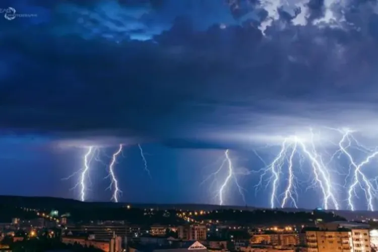 ALERTĂ METEO - Cod Portocaliu: Ploi puternice și grindină în Cluj