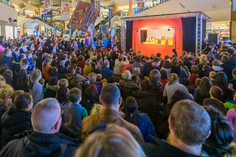 Vino să te amuzi la peripețiile lui ”Dănilă Prepeleac”, într-un spectacol de teatru de păpuși, vineri, la Iulius Mall Cluj
