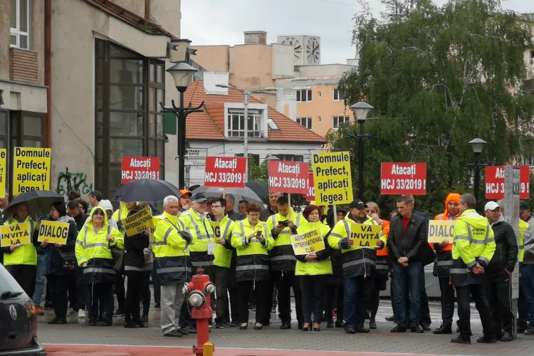 Angajații de la Aeroportul Cluj protestează. Va urma GREVĂ și blocarea activității. Aeroportul e fără buget