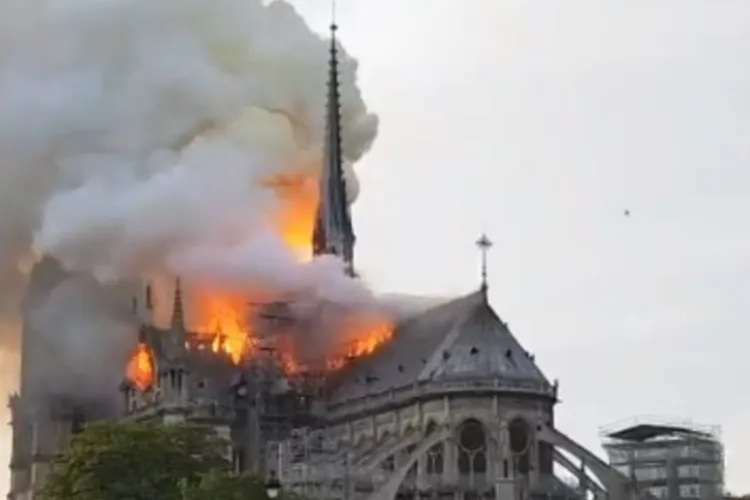 Consiliul Județean Cluj donează 100.000 de lei pentru Catedrala Notre Dame