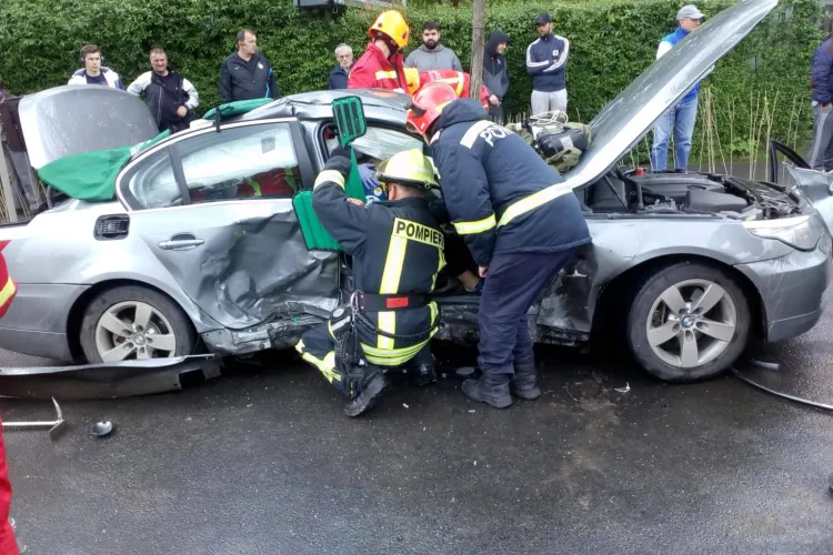 Accident pe strada Plopilor - FOTO