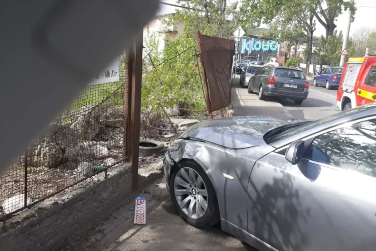 Accident pe Tăietura Turcului, intersecție cu strada Tudor Vladimirescu - FOTO