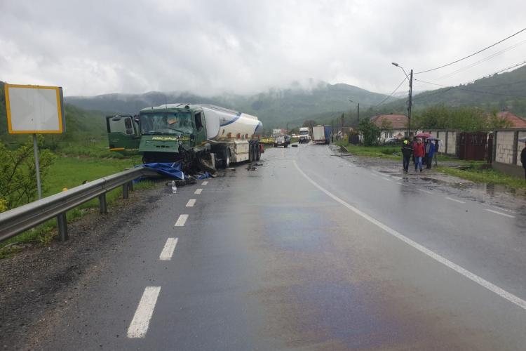 Accident la Negreni. Două TIR -uri s-au lovit ”cap în cap” - FOTO 