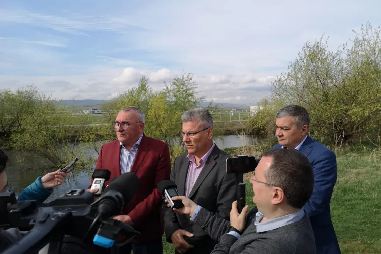 Ministrul Apelor și Pădurilor, Ioan Deneș, a inspectat lucrările de deviere a Someșului - FOTO