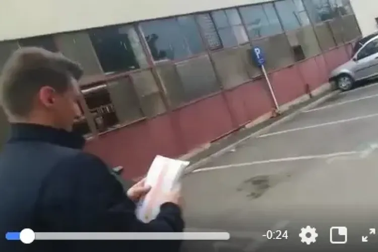 Campanie murdară la Cluj! Șefii tinerilor LIBERALI din Cluj împart pliante ”otrăvite” despre USR - VIDEO