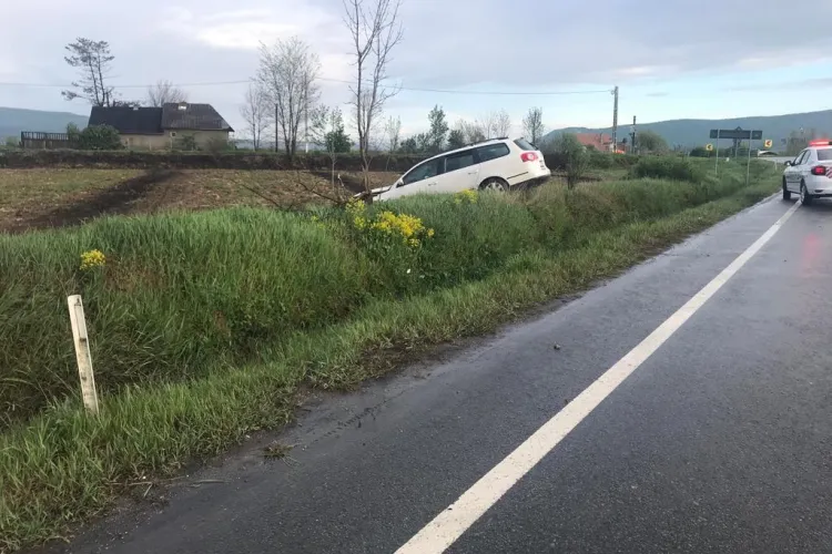 Accident cu două victime la Cluj. O șoferiță și nepoata sa au fost rănite FOTO