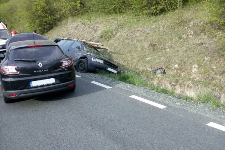 Accident cu trei mașini la Sfântu Ion - FOTO