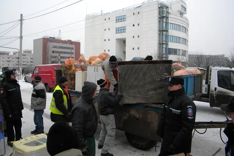 Tiganii de pe strada Coastei au fost mutati cu acordul lor! Demolarea colibelor continua sambata