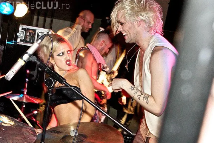 Lady Gaga a cantat numai in sutien, intr-un club din Londra - FOTO