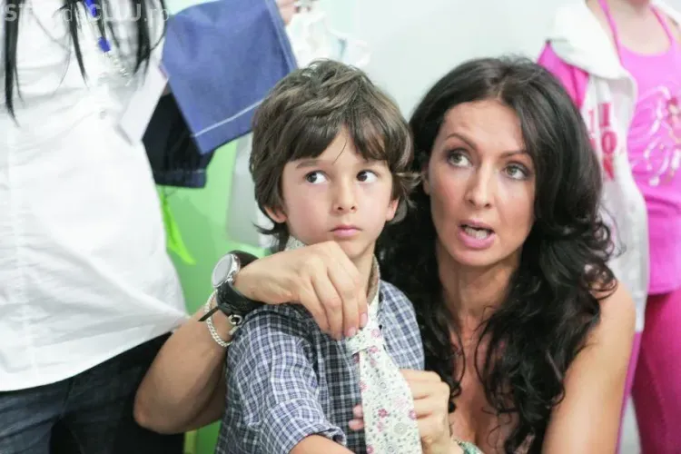 Magazinele Piciorul Gras se transforma in Ayan!