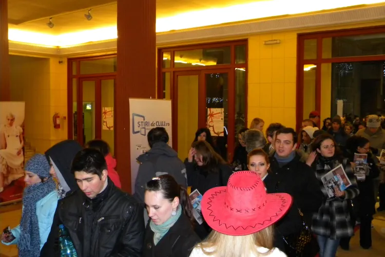 Clujenii au "devorat" publicitate si au asistat, azi noapte, la un show marca Sensor - FOTO si VIDEO