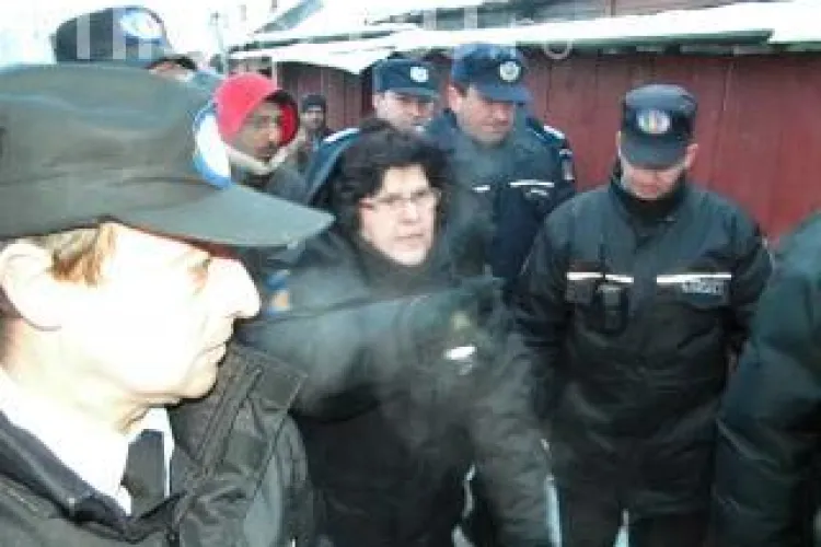 Amnesty International acuza Romania ca incurajeaza segregarea in cazul evacuarii tiganilor de pe strada Coastei din Cluj