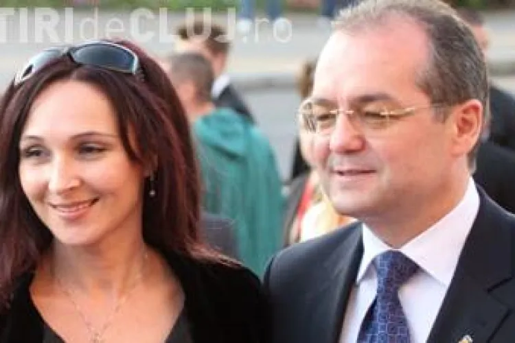 Boc: Sotia mea a stat doi ani in concediu de maternitate! I-am explicat ca Romania nu isi permite acum mai mult