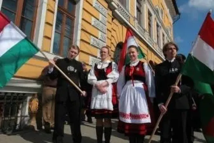 Maghiarii cer o sarbatoare nationala de stat in care sa se poata bucura cu romanii si alte minoritati