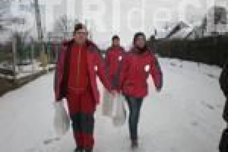 O mie de kilograme de alimente au strans voluntarii Crucii Rosii de la clujeni pentru familiile defavorizate