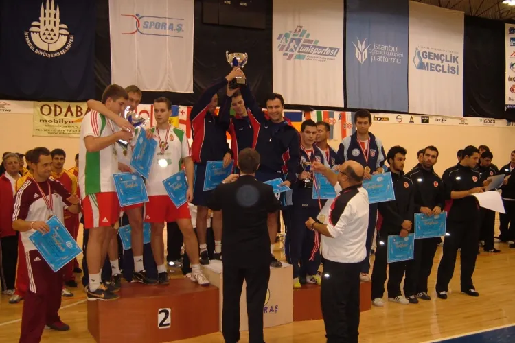 Doua medalii de aur pentru Romania  la Campionatul Mondial de fotbal-tenis din Turcia din week-end! Una castigata de un clujean!