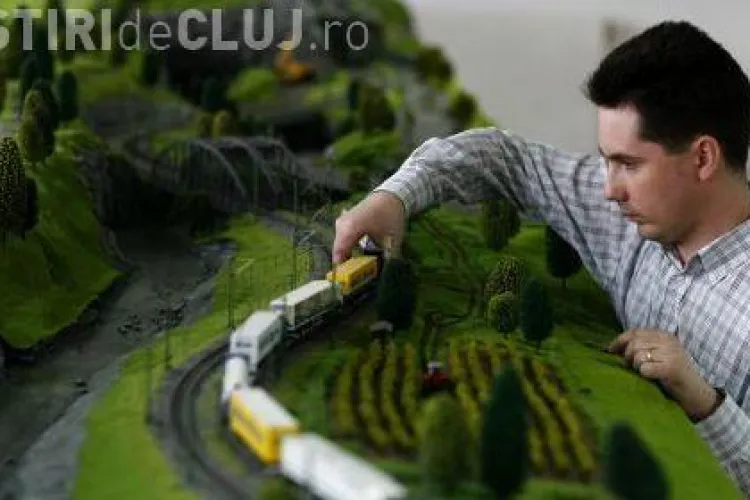 Machete de trenuri si o statie CFR electrificata in miniatura, expuse in Gara Cluj pana duminica