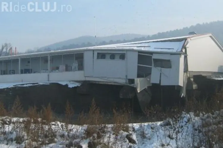 Un supermarket din Ocna Mures s-a prabusit - Galerie FOTO si VIDEO