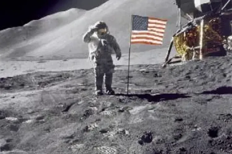 NASA si-a vandut calculatoarele cu tot cu informatiile secrete 