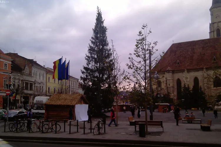 Fratii Petreus canta in Piata Unirii, la Targul de Craciun