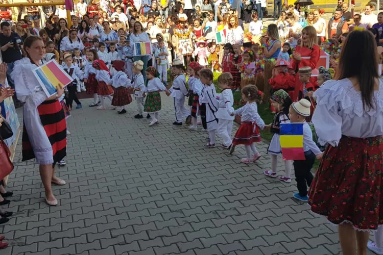 Festivalul Concurs Călătorie pe Tărâmul Interculturalității la grădinița din Florești - FOTO