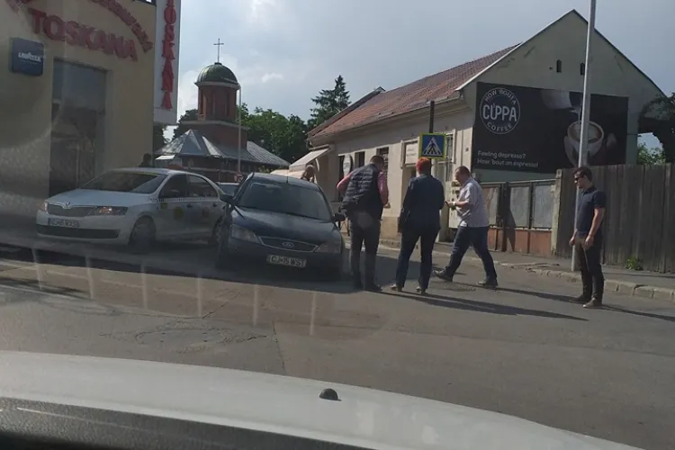 Clujul SMART: S-a surpat asfaltul sub roata - FOTO