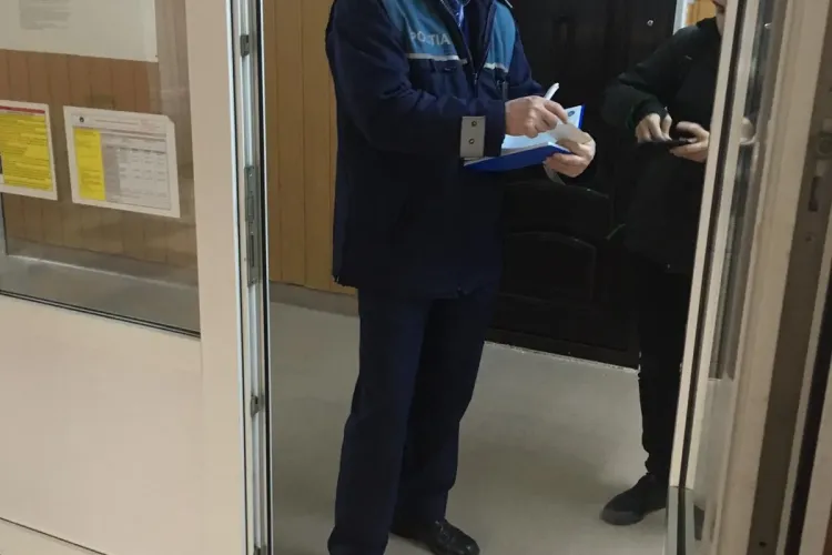 Controale în zona campusurilor și căminelor studențești din Cluj. Au fost sancționați mai mulți paznici