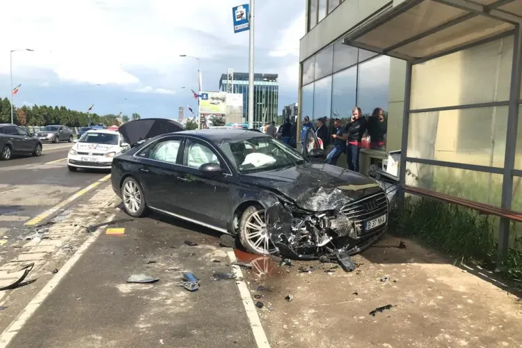 Accident cu o victimă la Metro! Un șofer neatent a intrat cu mașina pe contrasens și a băgat o clujeancă în spital FOTO