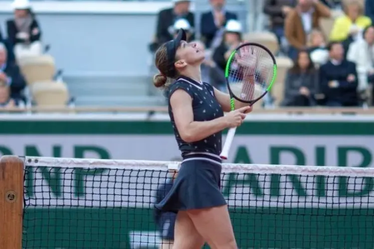 Simona Halep s-a calificat în turul secund la Roland Garros. Cine este următoarea sa adversară REZUMAT VIDEO