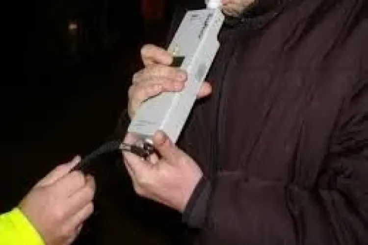 CLUJ: Șofer aproape în comă alcoolică, reținut de polițiști. A refuzat să i se ia probe de sânge