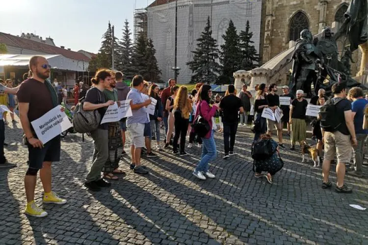 Românii și maghiarii au mărșăluit la Cluj-Napoca împreună: Marş de solidaritate româno-maghiar