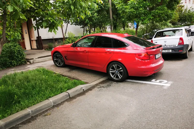 BMW cu parcare la scară. Ce notă îi dați? - FOTO