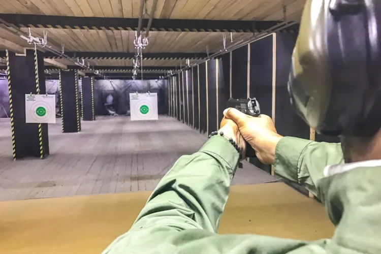 Floresti: Un barbat s-a impuscat in cap intr-un poligon