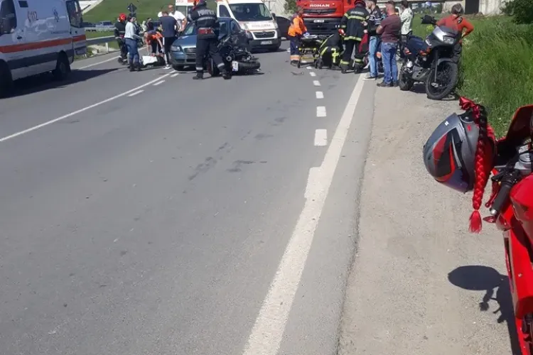 CLUJ: Accident cu două victime pe un drum din Cluj. Un șofer a lovit în plin un motociclist FOTO