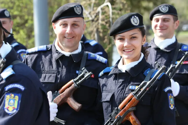 A început sesiunea de înscriere pentru școlile de jandarmi. Câte posturi sunt disponibile și unde se depun cererile