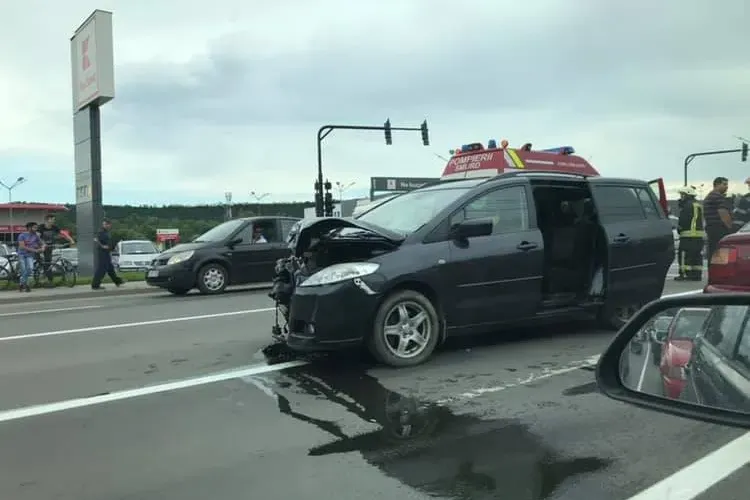 CLUJ: Accident grav la Turda. Trei persoane au fost rănite FOTO