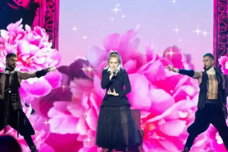 România a ratat calificarea în finala de la Eurovision. Cum a cântat Ester Peony